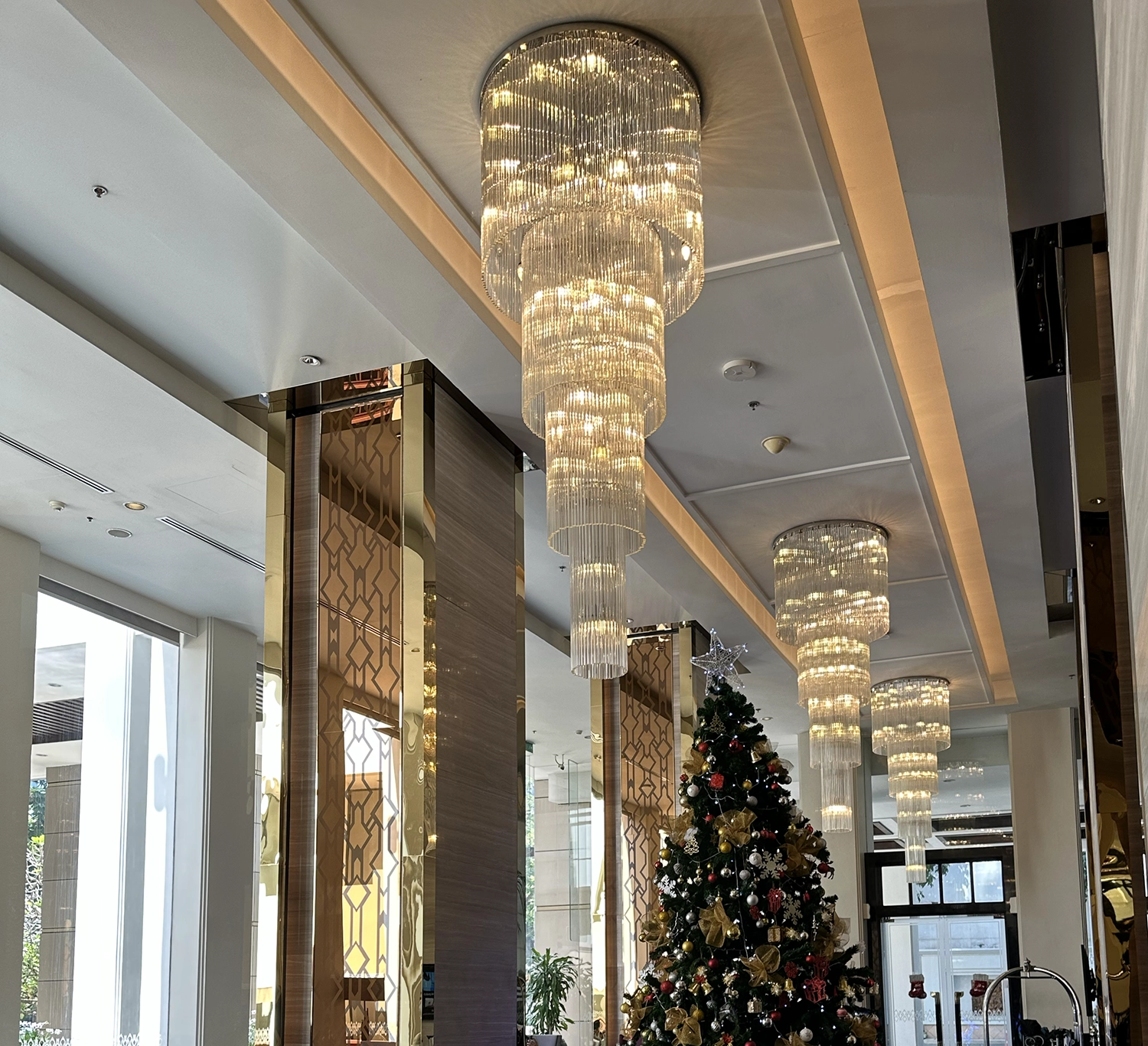 A lobby of Grande Centre Point Ploenchit