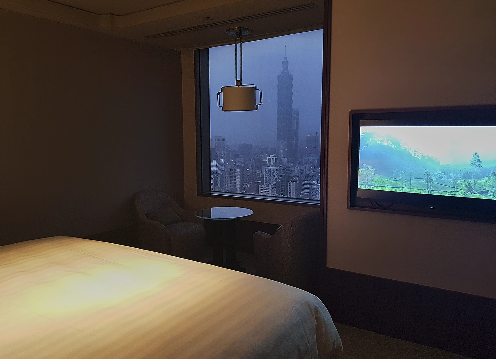 Room interior of the hotel, Shangri-la Far Eastern Taipei