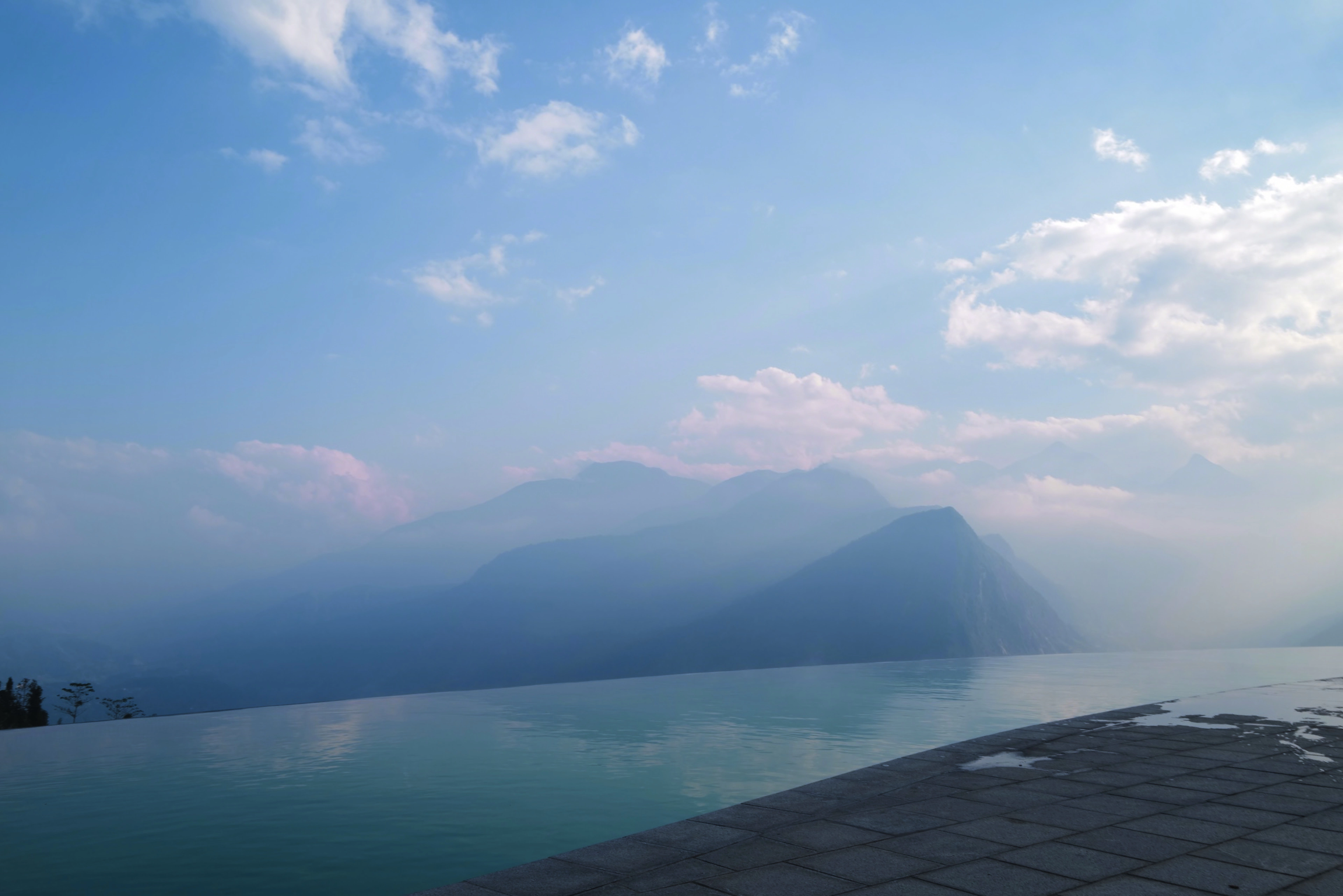 Infinite pool of Topas Ecolodge